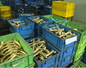 ITALISA GIA CÔNG SEN VÒI VÀ LINH KIỆN ĐỒNG KẼM THEO YÊU CẦU